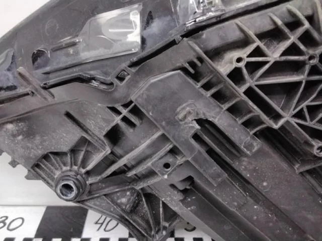 Фара левая для Audi Q8 4M 2018-2023 на фотографиях