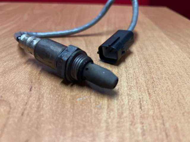 Лямбда-зонд (верхний) для Nissan Teana J32 2008-2013 на фотографиях