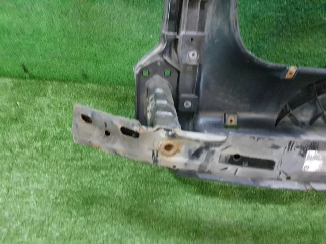 Панель радиатора (телевизор) для BMW 1er Е81 2007-2012 на фотографиях