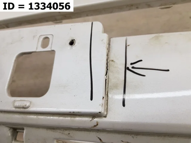 Спойлер переднего бампера для Toyota Land Cruiser J300 2021+ на фотографиях