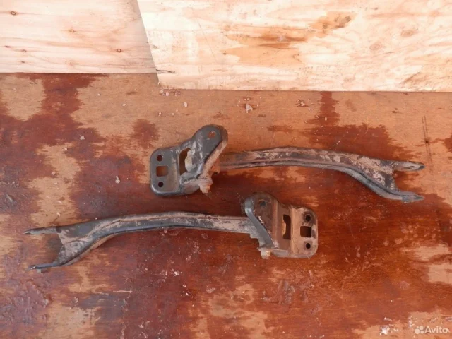 Рычаг передний левый нижний для Suzuki Grand Vitara 2005-2014 на фотографиях