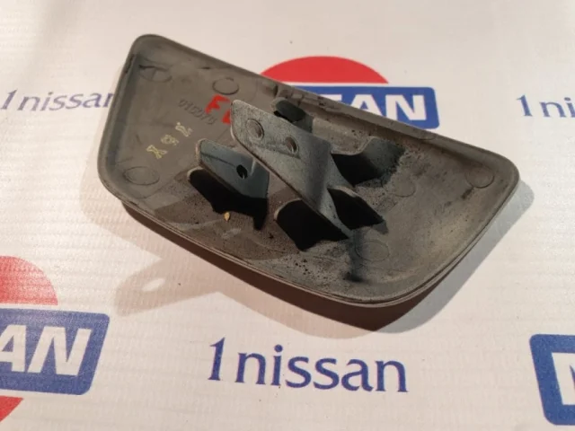 Крышка форсунки фароомывателя левая для Nissan X-Trail T32 RU 2015-2022 на фотографиях