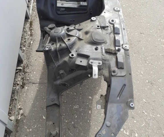 Порог левый для Audi A7 4G 2010-2014 на фотографиях