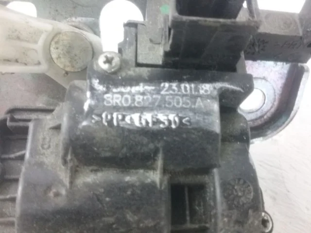 Замок багажника для Skoda Octavia A7 Tour на фотографиях