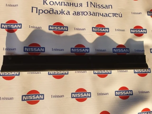 Уплотнитель задней левой двери для Nissan Qashqai J11 2013-2019 на фотографиях