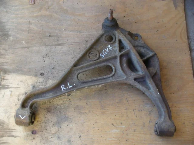 Рычаг передний левый нижний для Suzuki Grand Vitara 1998-2005 на фотографиях