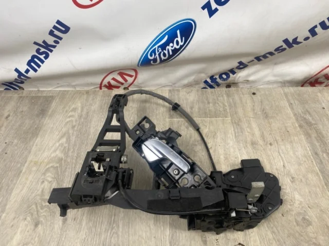 Замок двери задней правой для Ford Galaxy CD340 2006-2015 на фотографиях