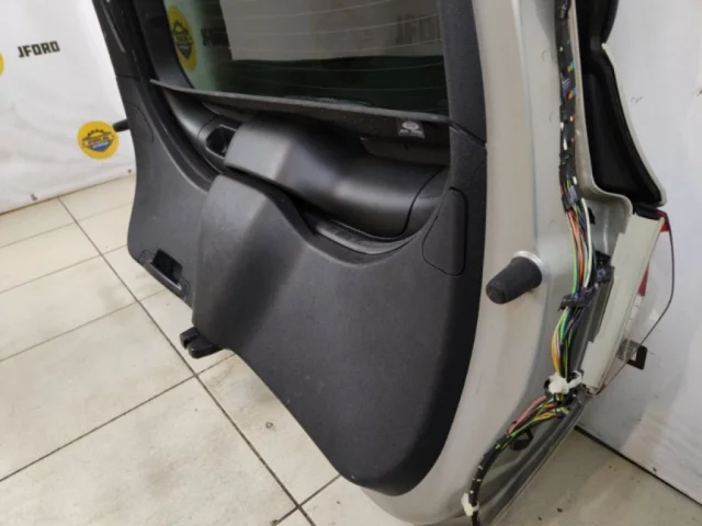 Дверь багажника для Ford Kuga CBV 2008-2013 на фотографиях