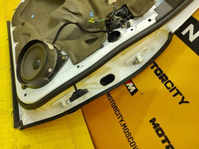 Дверь задняя левая для Mercedes-Benz S class W220 1998-2005 на фотографиях