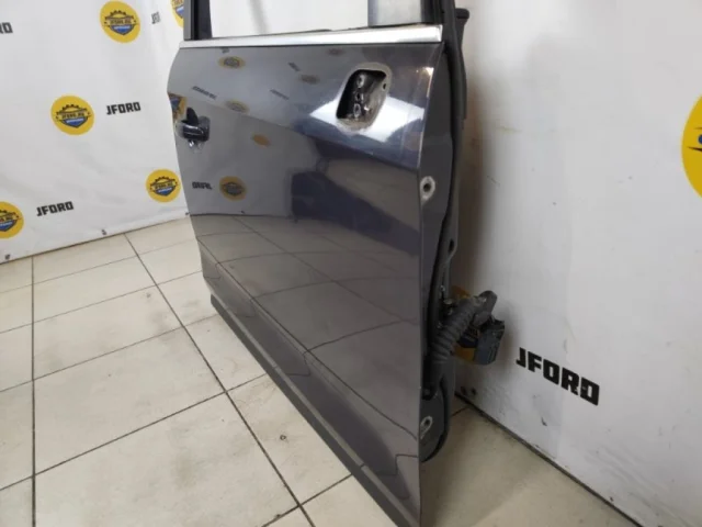 Дверь передняя правая для Ford Kuga CBV 2008-2013 на фотографиях