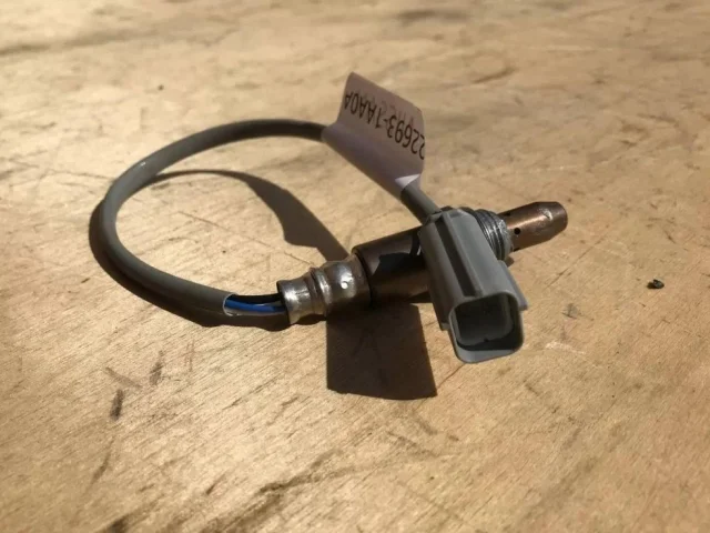 Лямбда-зонд (верхний) для Nissan X-Trail T31 RU 2007-2014 на фотографиях