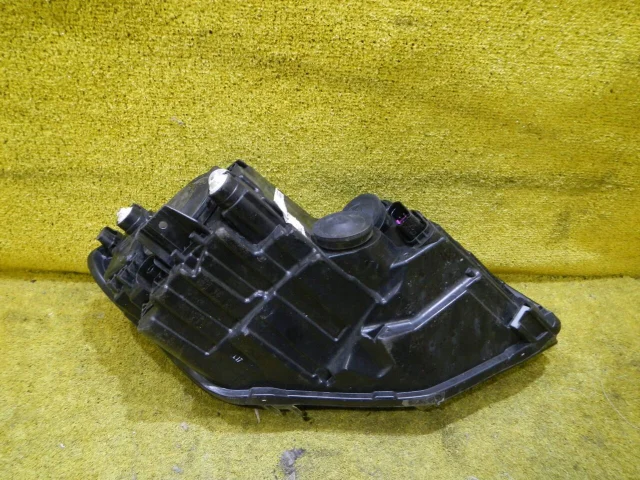 Фара левая для Volkswagen Caddy IV (2K) 2015-2020 на фотографиях