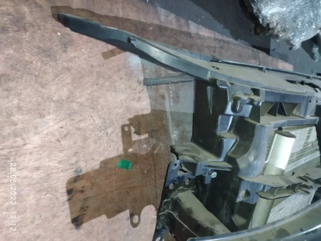 Панель радиатора (телевизор) для Volkswagen Polo IV (9N3) 2005-2009 на фотографиях