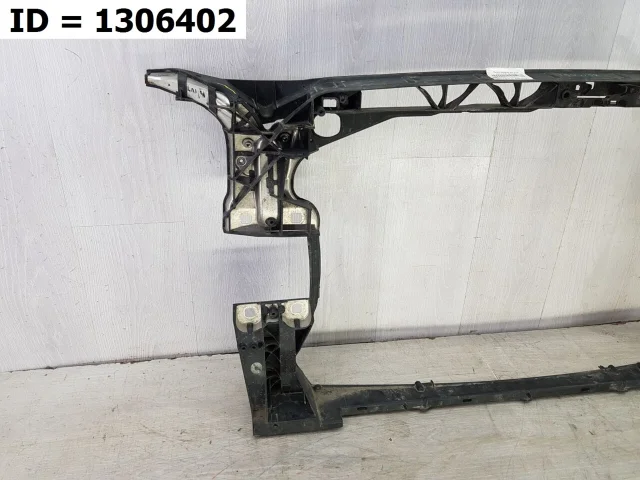 Панель радиатора (телевизор) для Audi A4 B9 Allroad Quattro 2016+ на фотографиях