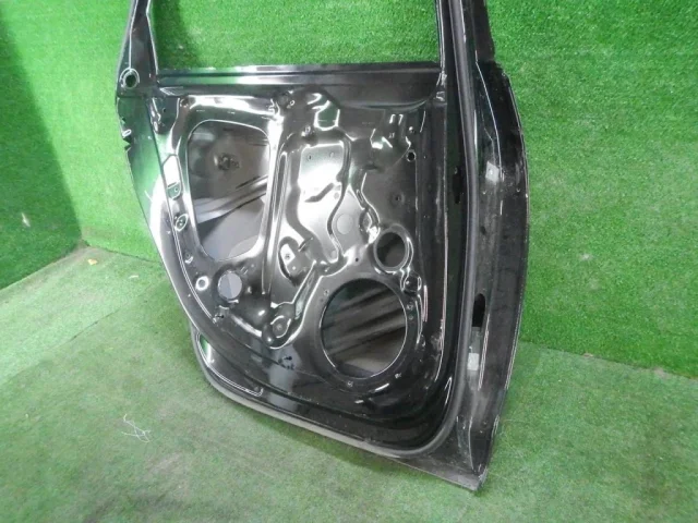 Дверь задняя левая для Audi A4 B9 2015+ на фотографиях