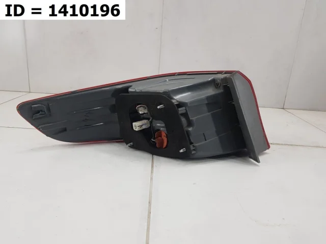 Фонарь внешний правый для Kia Cerato YD 2016-2020 rest. на фотографиях