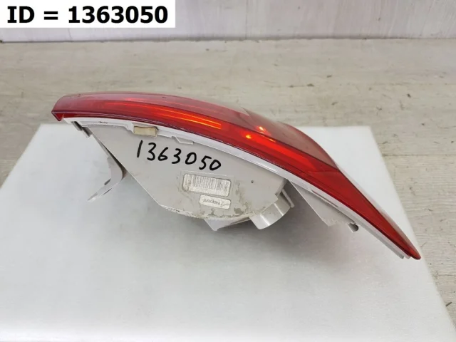 Фонарь левый для Skoda Octavia A7 Tour на фотографиях