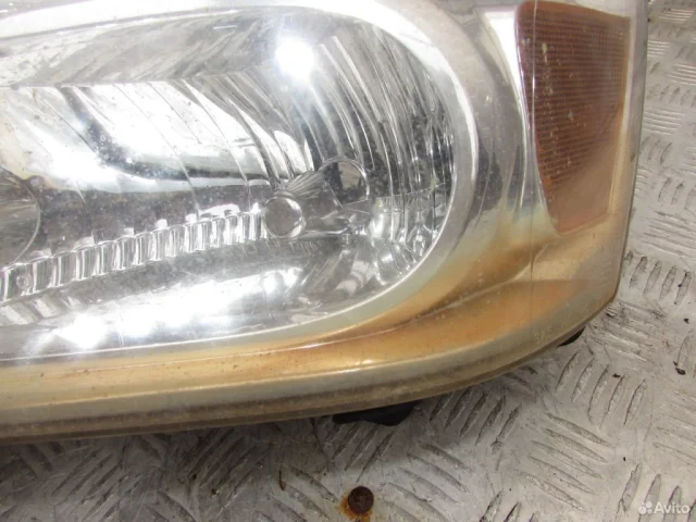 Фары для Infiniti QX 56 (JA60) 2004-2007 на фотографиях