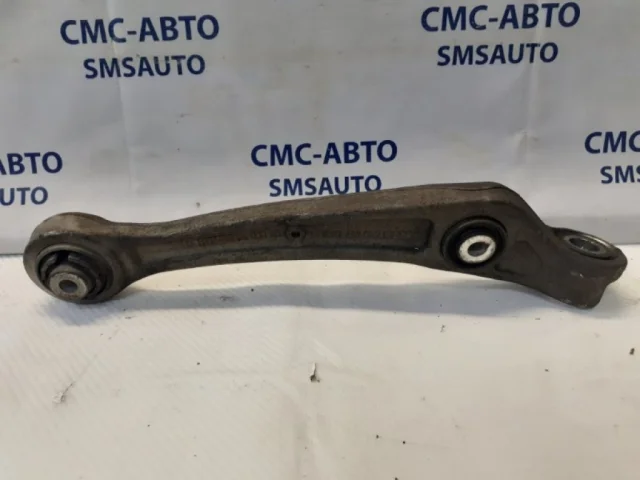 Качающийся рычаг правый для Audi A4 B8 2007-2015 на фотографиях