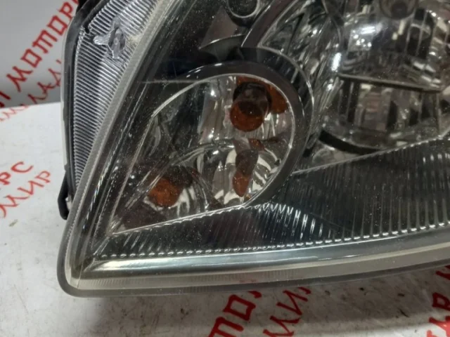 Фара ксенон левая для Suzuki SX4 2006-2009 на фотографиях