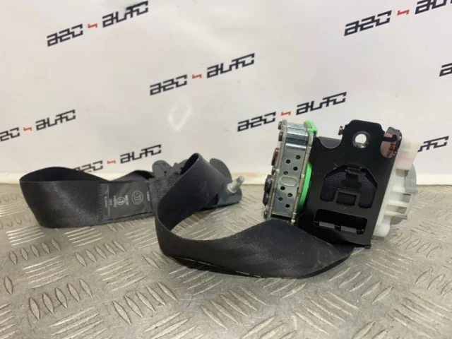 Ремень безопасности передний правый для Citroen C4 Хэтчбек 2010-2016 на фотографиях