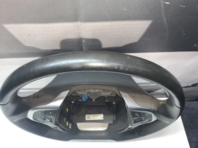 Руль для Citroen C4 Седан 2010-2016 на фотографиях