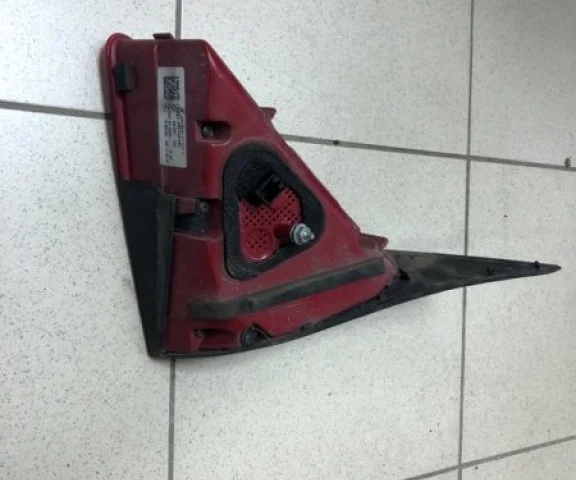 Фонарь внутренний левый для Audi A7 4G 2010-2014 на фотографиях