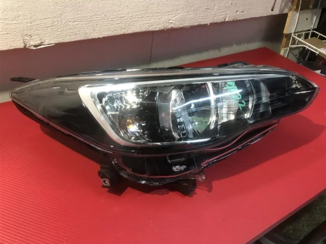 Фара правая для Subaru XV GT/G24 2017+ на фотографиях