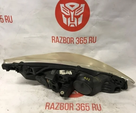 Фара левая для Peugeot 308 SW T7 2007-2014 на фотографиях