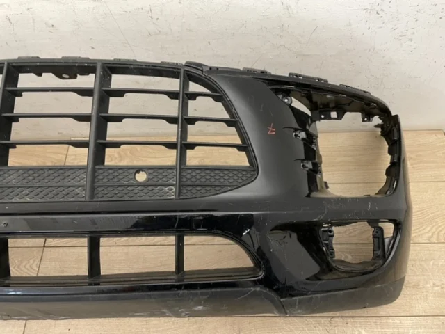 Бампер передний для Porsche Macan 95B 2014-2023 на фотографиях