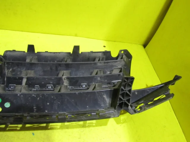 Решетка радиатора для Volkswagen Caddy IV (2K) 2015-2020 на фотографиях