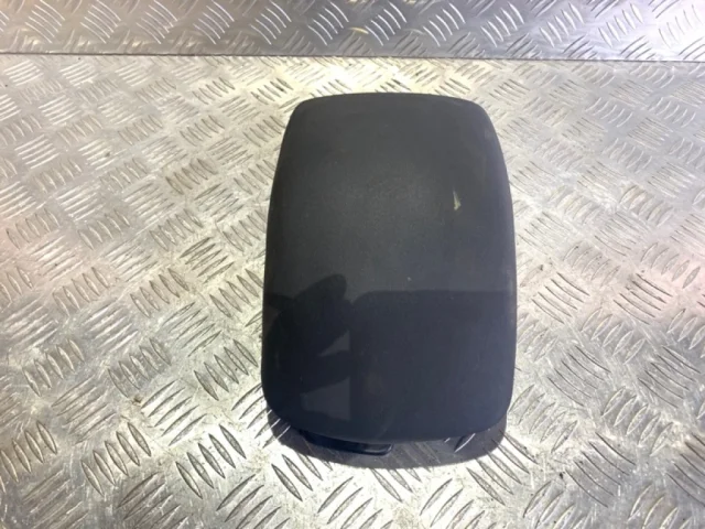 Крышка подлокотника для Citroen C4 Хэтчбек 2010-2016 на фотографиях