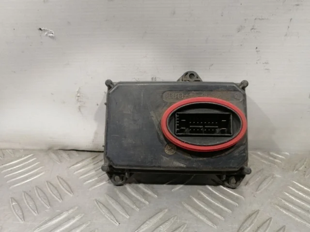 Фара ксенон левая для Audi A7 4G 2010-2014 на фотографиях