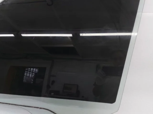 Стекла и зеркала для Infiniti QX 56 2010-2014 на фотографиях