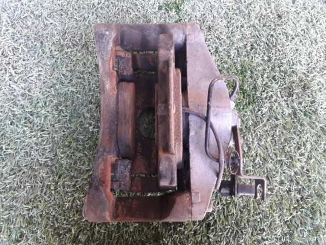 Суппорт передний левый для Audi A6 C6 Avant 2004-2011 на фотографиях