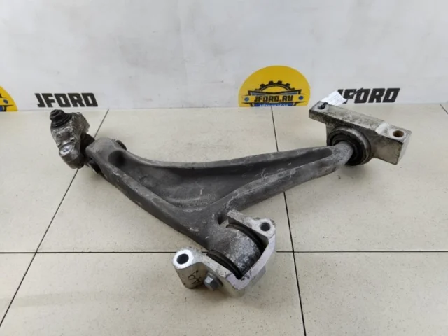 Качающийся рычаг правый для Volvo XC90 II L 2014-2019 на фотографиях