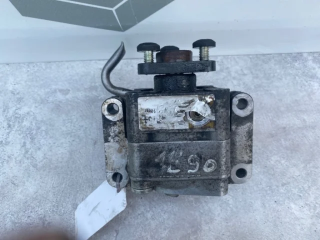 Насос ГУР для BMW 1er Е81 2007-2012 на фотографиях