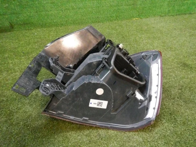 Фонарь внешний левый для BMW 1er Ф20 rest.1 2015-2020 на фотографиях