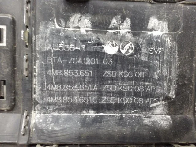 Решетка радиатора левая для Audi Q8 4M 2018-2023 на фотографиях