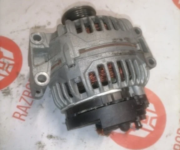 Генератор для Audi A4 B6 Avant 2000-2004 на фотографиях