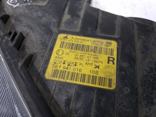 Фары для Skoda Octavia A7 Tour rest на фотографиях