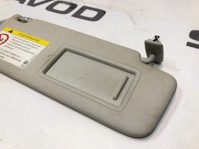 Козырек солнцезащитный правый для Skoda Octavia A7 Tour на фотографиях