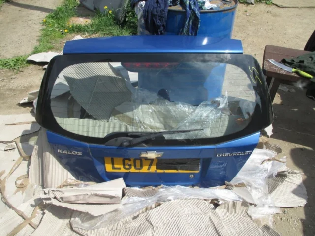 Крышка багажника для Chevrolet Aveo T200 Хэтчбек 2002-2008 на фотографиях