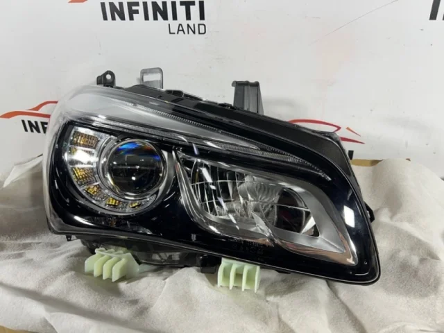 Фара правая для Infiniti QX 80 2013-2022 на фотографиях