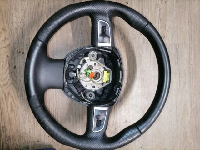 Руль для Audi A4 B8 Allroad 2007-2015 на фотографиях