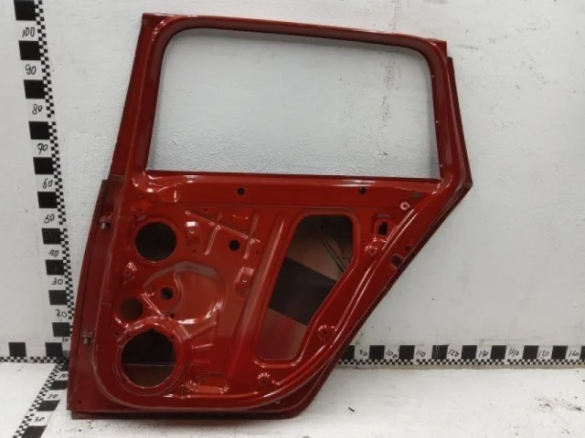 Дверь задняя правая для Skoda Octavia A7 Tour на фотографиях