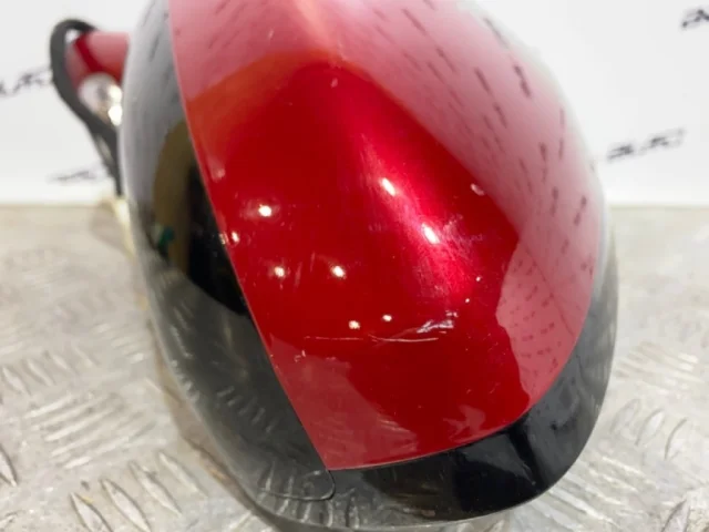 Стекла и зеркала для Citroen DS4 2011-2016 на фотографиях