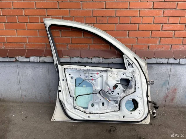 Дверь передняя левая для Nissan Almera N16 Хэтчбек 5dr 2000-2006 на фотографиях