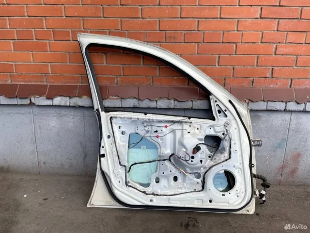 Дверь передняя левая для Nissan Almera N16 Хэтчбек 5dr 2000-2006 на фотографиях