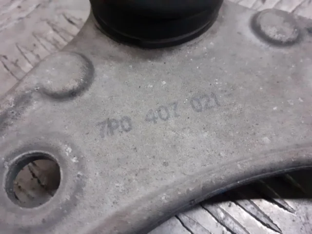 Рычаг передний левый верхний для Volkswagen Touareg II (7P5) 2010-2014 на фотографиях